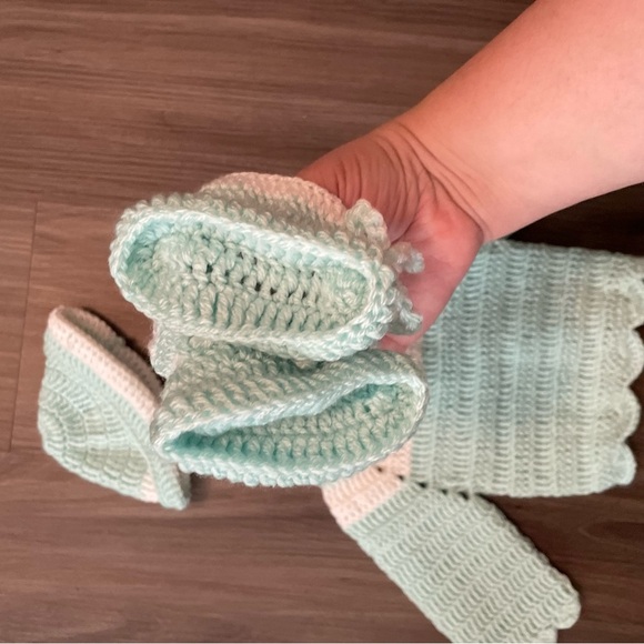 Handmade Baby Crochet Set booties , hat, and jacket in Mint Green 0-3M - Picture 2 of 8